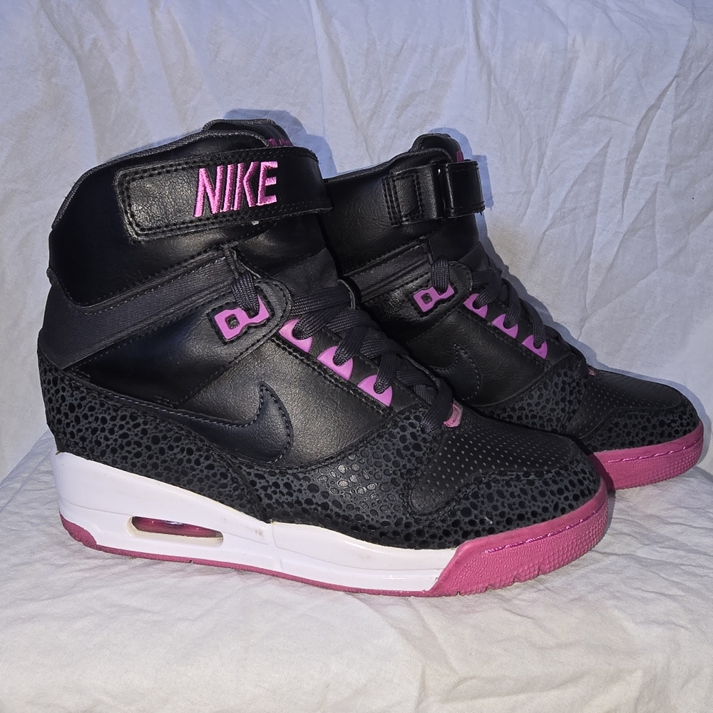 Nike Air Revolution
